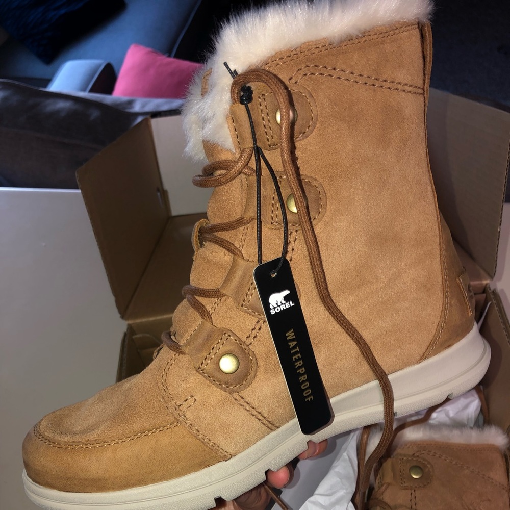 NWT Sorel Explorer Joan Boot BRAND NEW